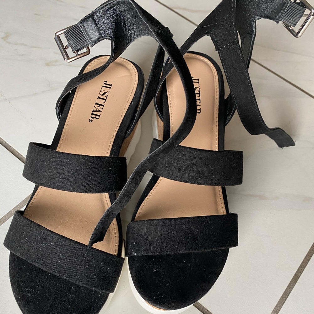 Platform Sandals - Picture 2 of 3